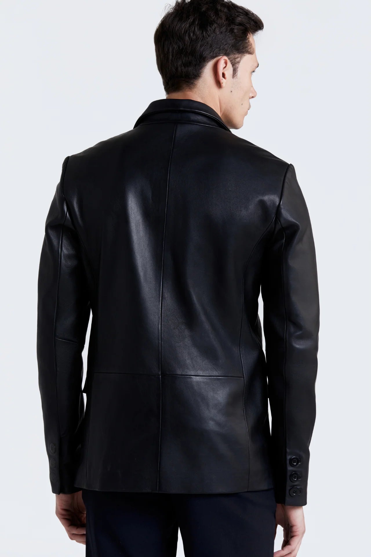 Slim-cut sheepskin leather blazer with a classic 2-button style.